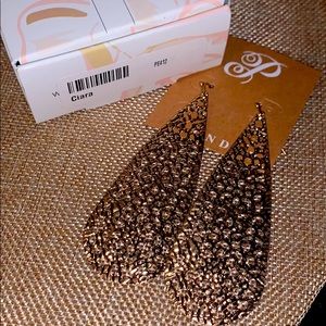 Plunder Catalog 2020-2021 Ciara Earrings